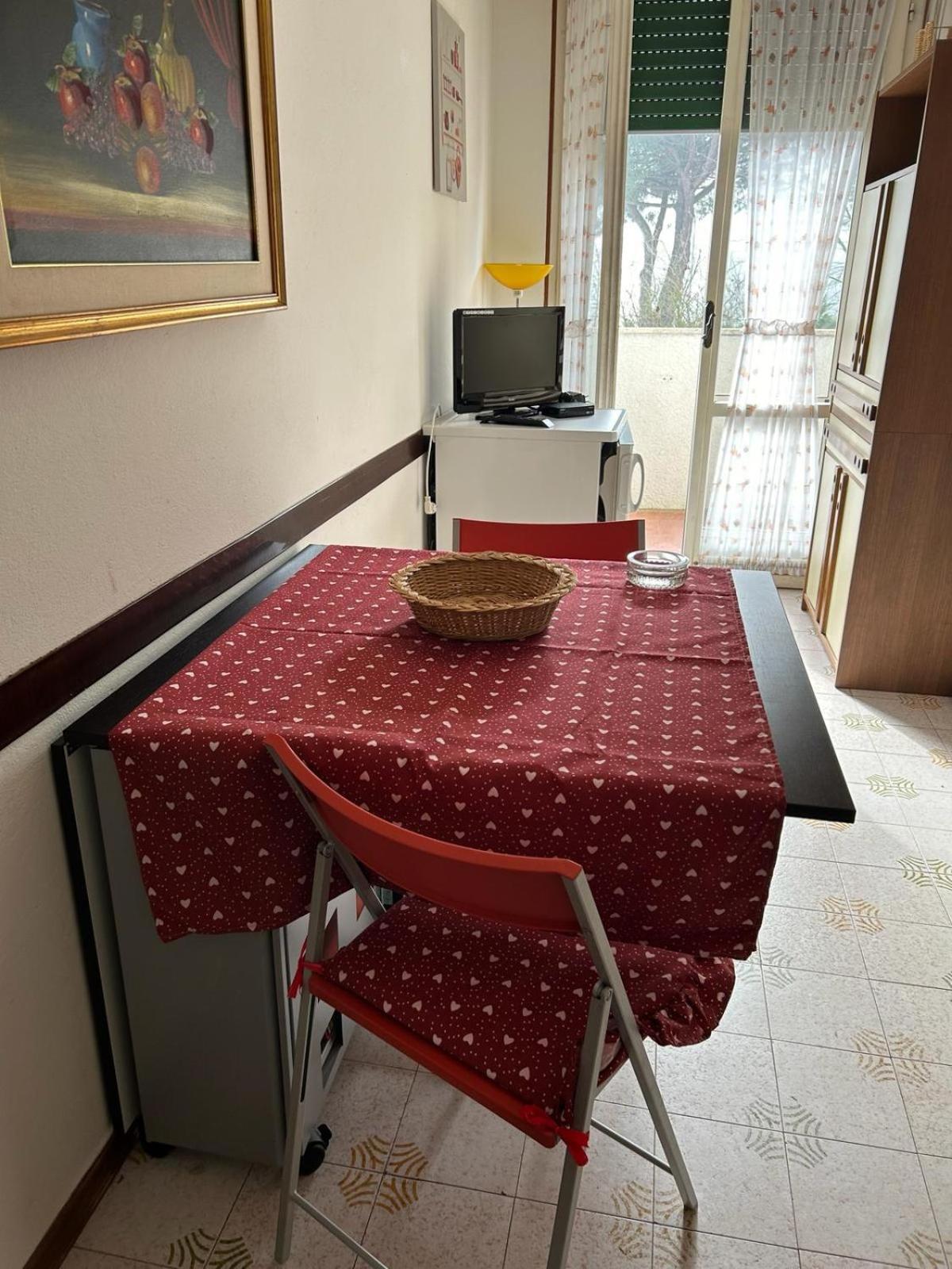 Ferienwohnung App Bilocale Lido Scacchi Lido degli Scacchi Exterior foto